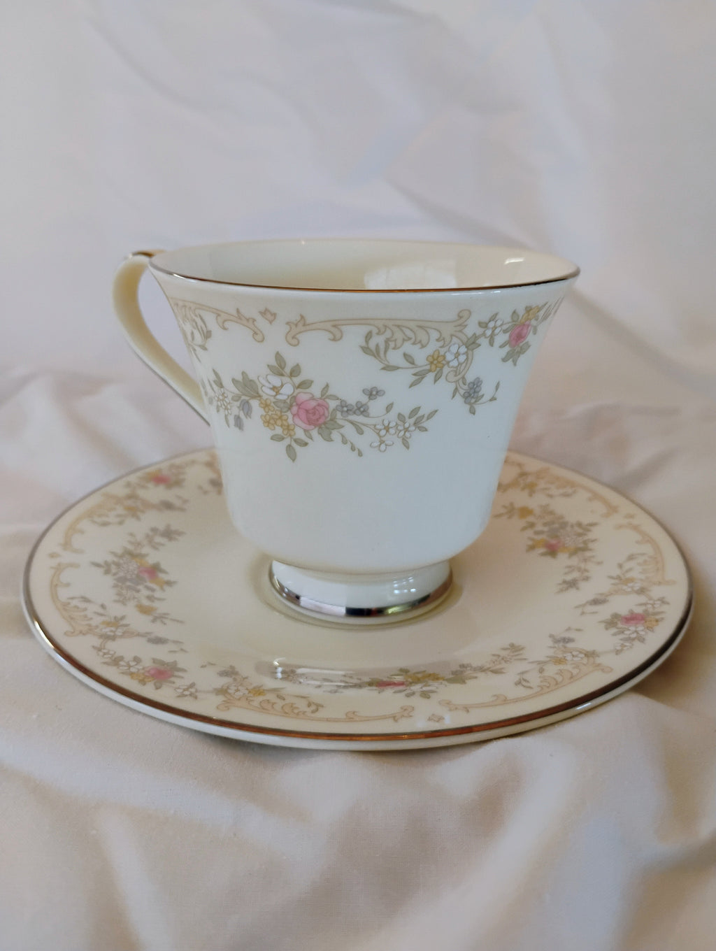 Royal Doulton "Diana" Tea Cup & Saucer — The Romance Collection