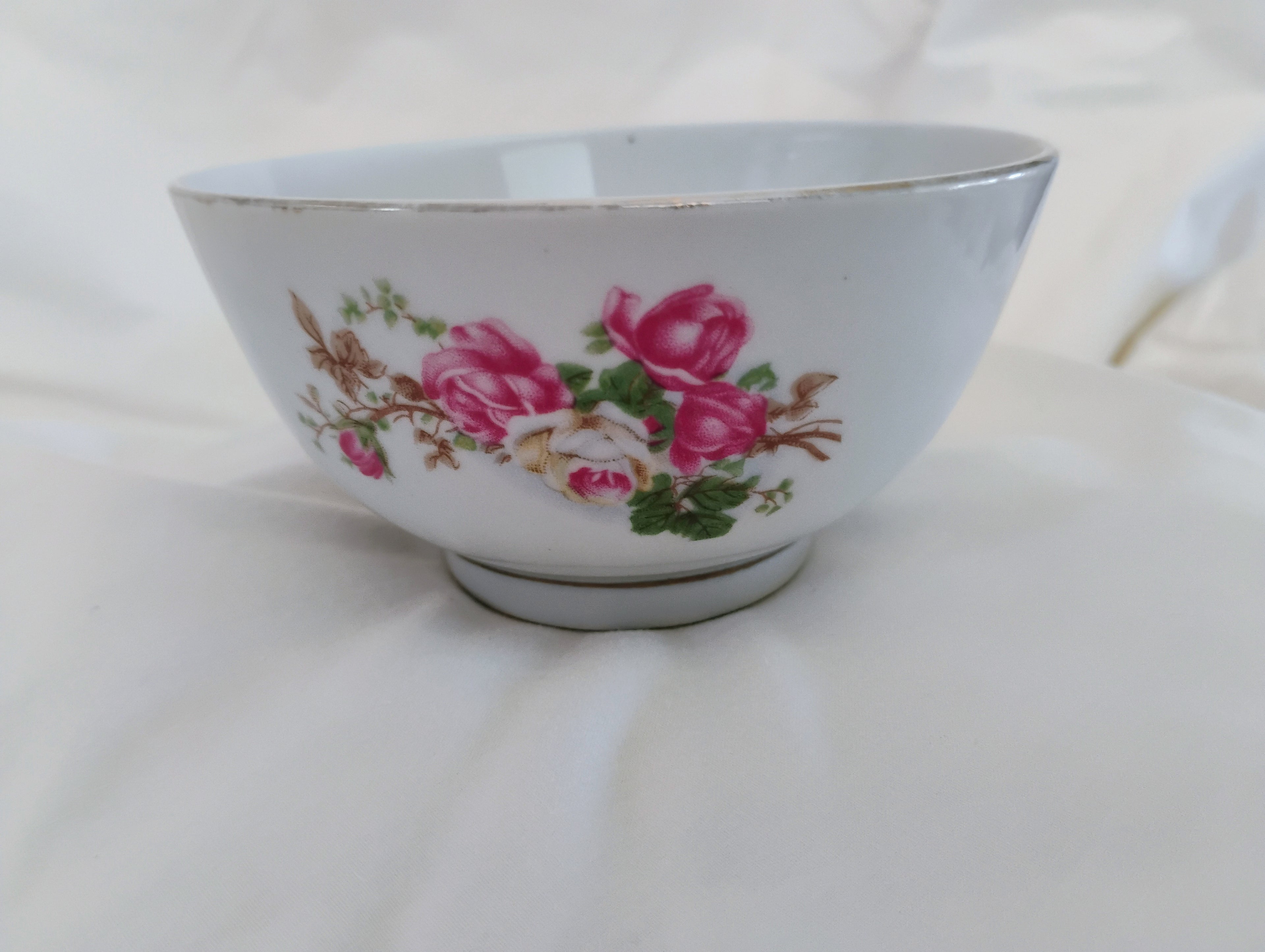 Ling Nan Chinese Export Porcelain Footed Bowl — Pink Rose Spray