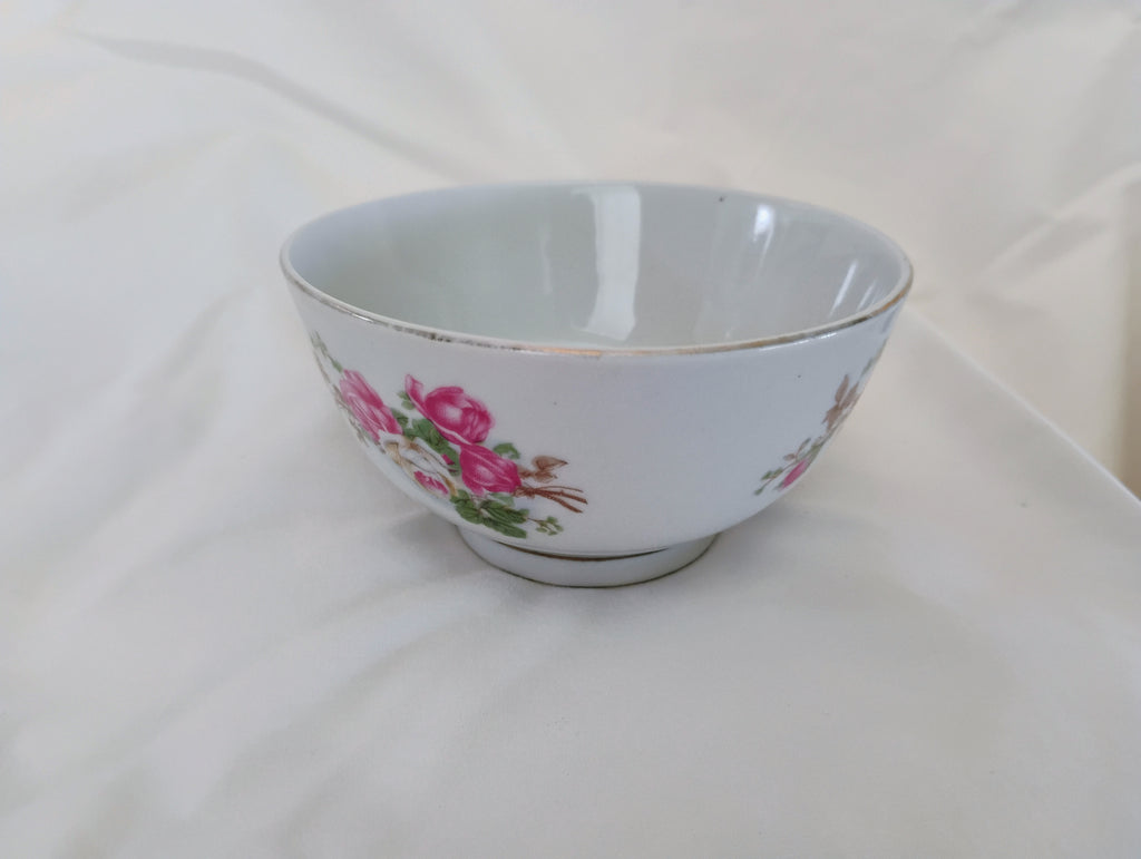 Ling Nan Chinese Export Porcelain Footed Bowl — Pink Rose Spray