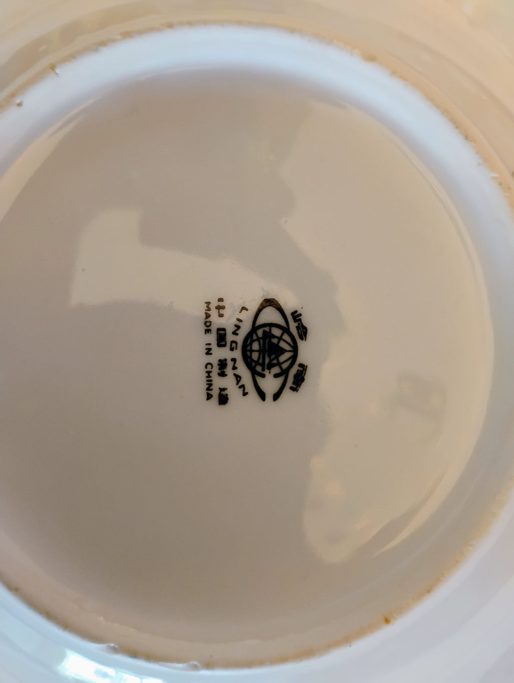 Ling Nan Chinese Export Porcelain Scalloped Plate — Rose & Lily with Character Medallions