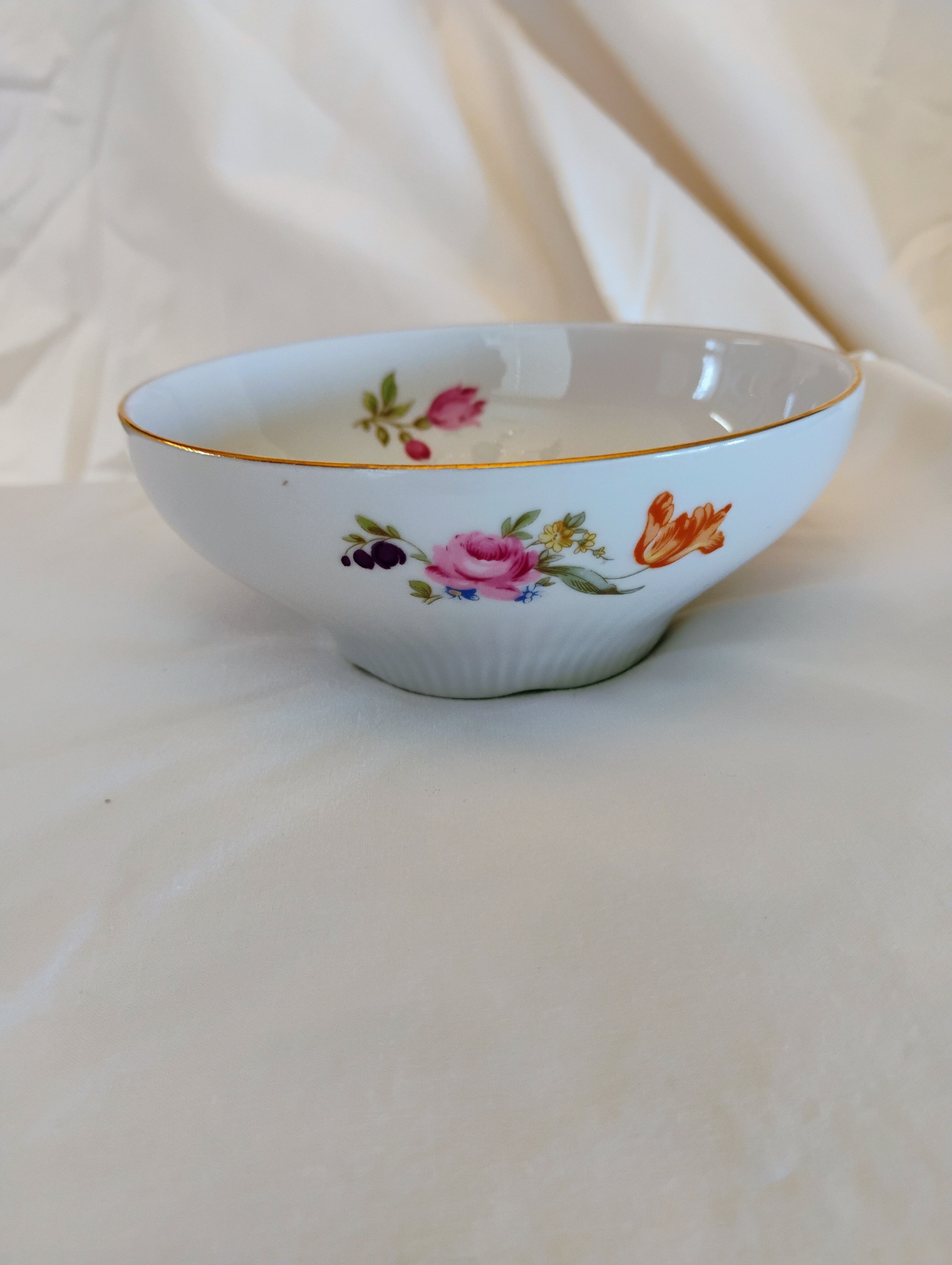 East German Porcelain Bowl — Streublumen Scattered Flowers, Pre-1990 GDR