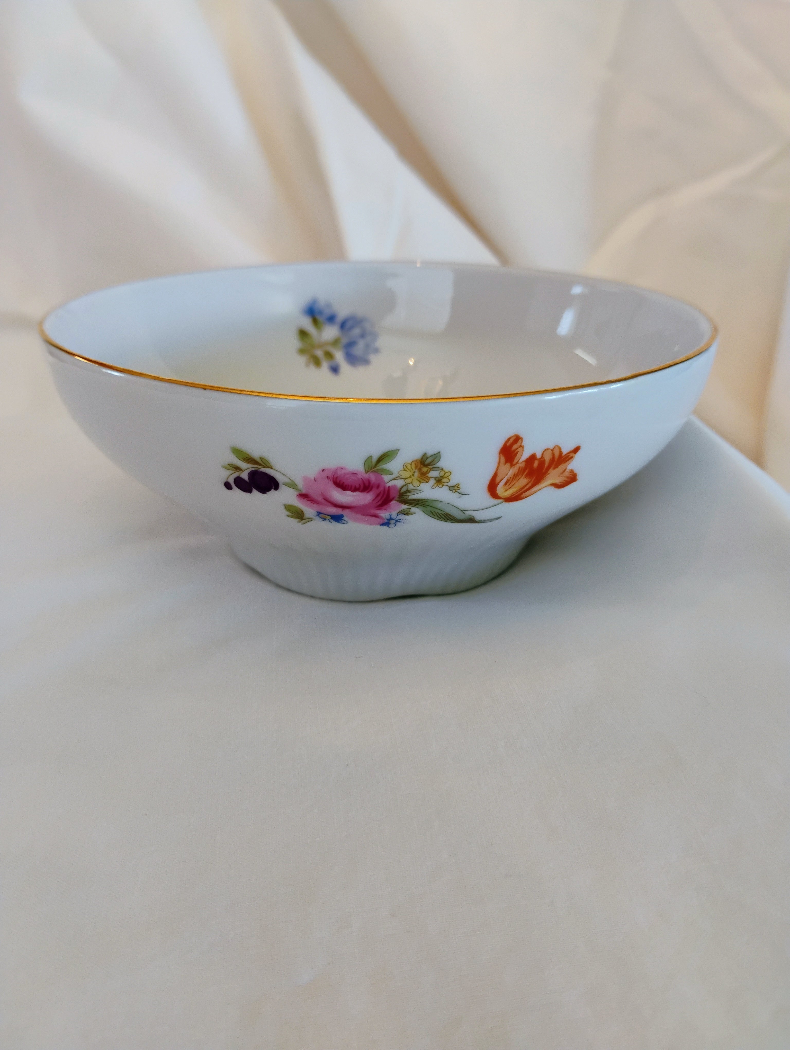 East German Porcelain Bowl — Streublumen Scattered Flowers, Pre-1990 GDR