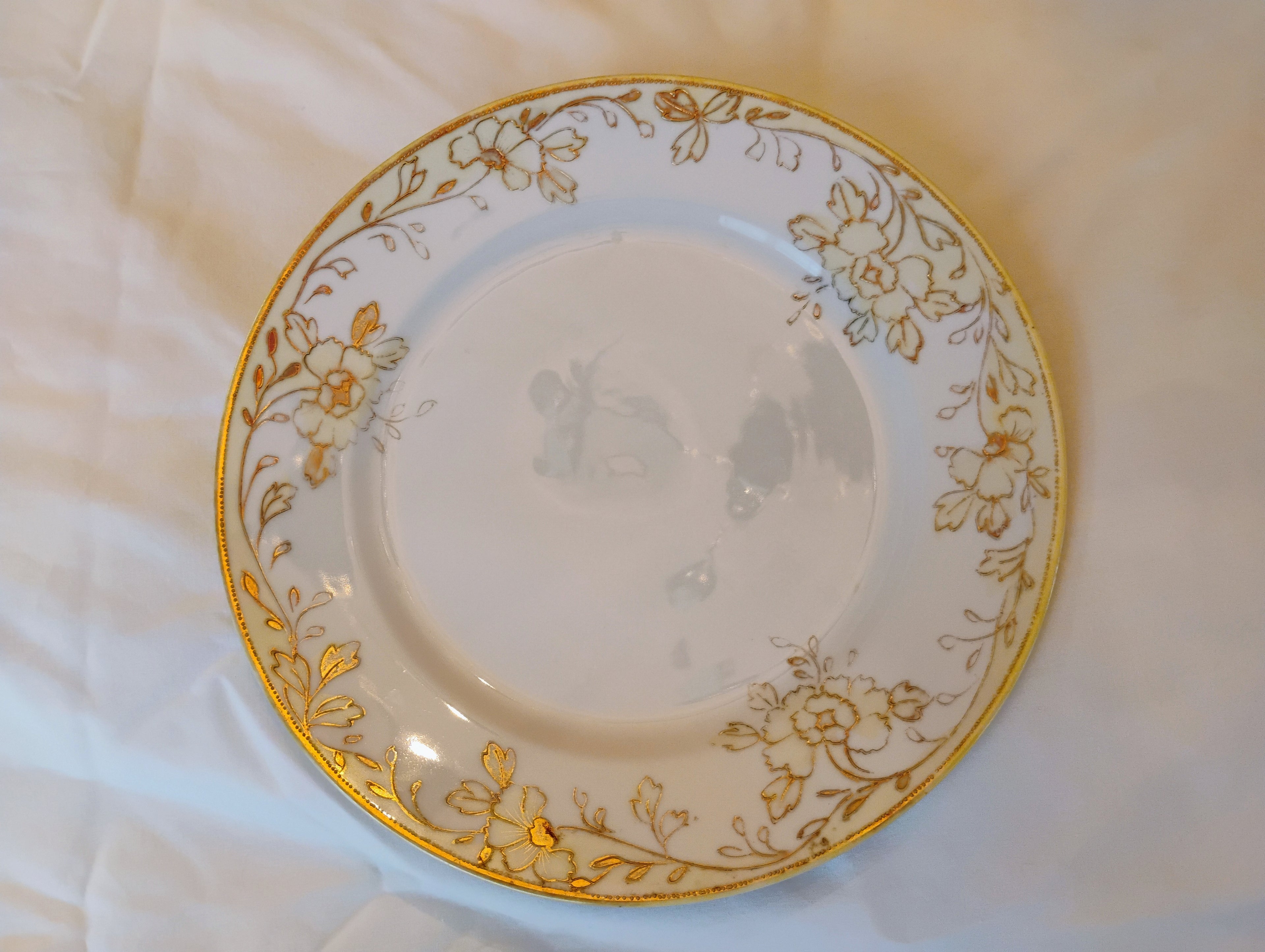 Hand Painted Nippon Gilded Porcelain Plate — 8.5", Raised Gold Floral Vine, c.1891–1921