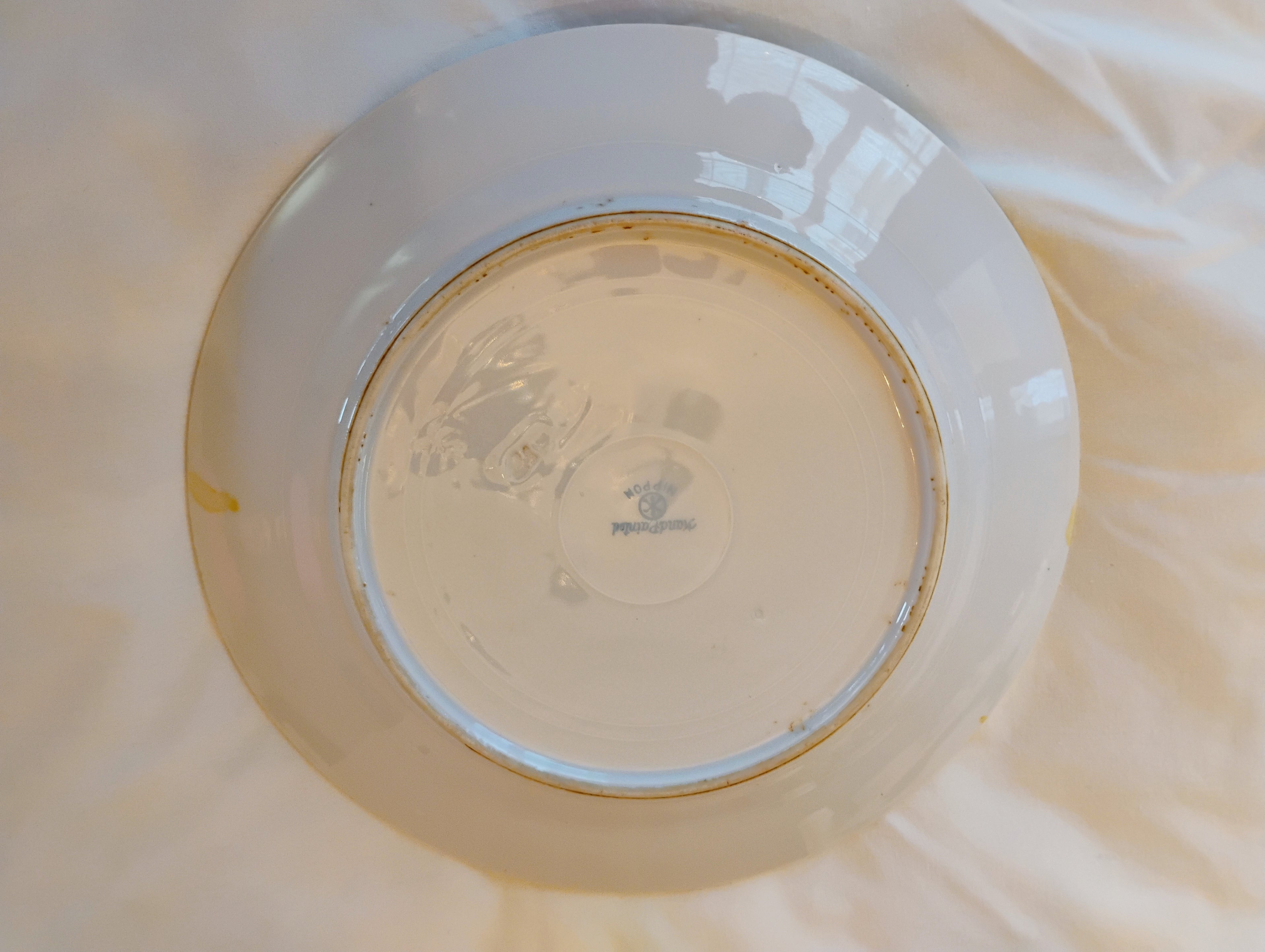 Hand Painted Nippon Gilded Porcelain Plate — 8.5", Raised Gold Floral Vine, c.1891–1921