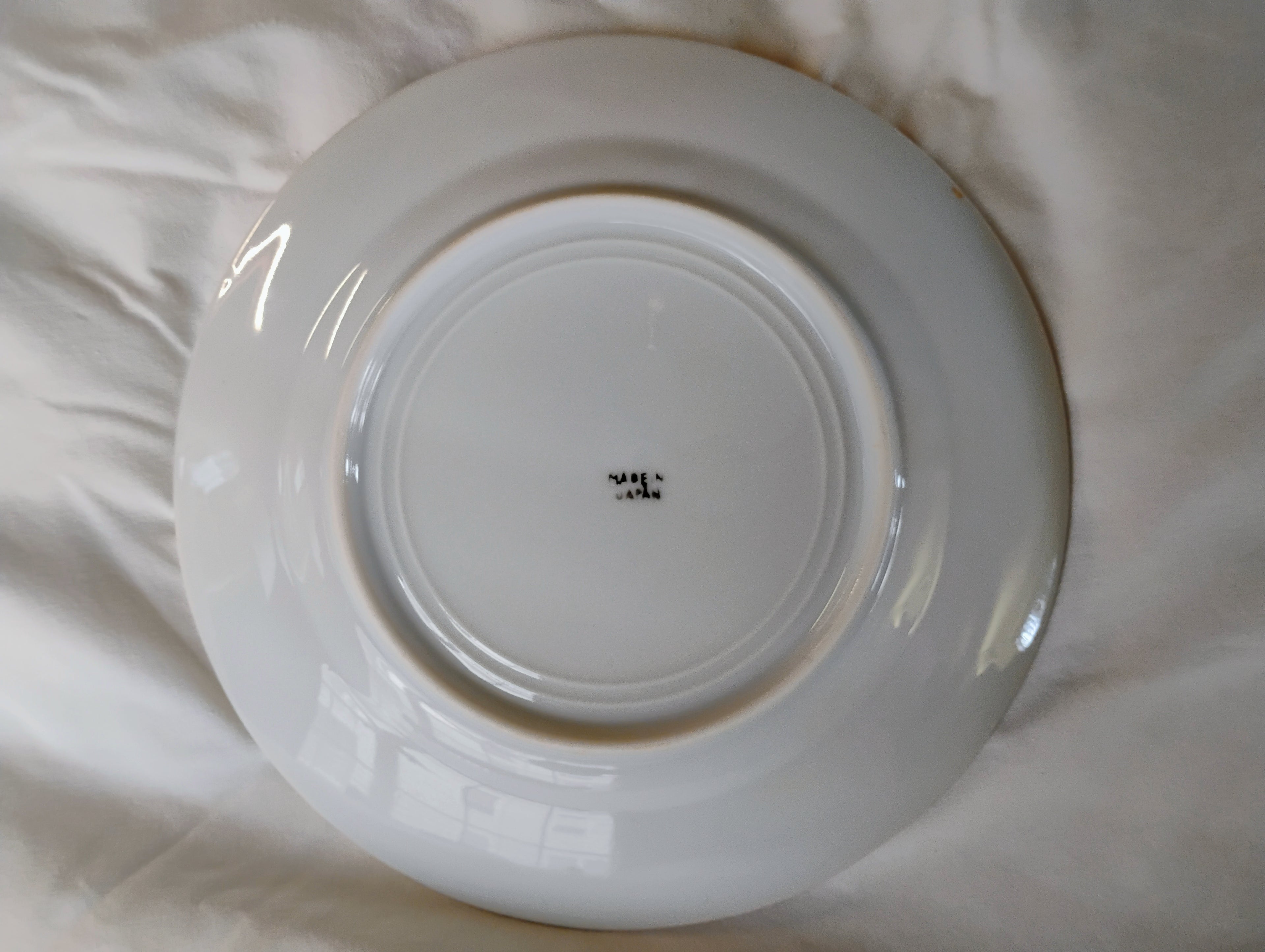 Japanese Amber Lusterware Plate — Honey-Gold Iridescent Glaze, Made in Japan, c.1921–1940s