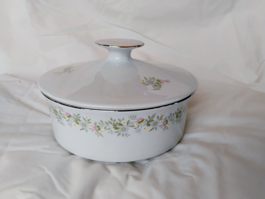 Johann Haviland Bavaria Lidded Porcelain Casserole Dish — Wildflower Garland with Platinum Rim