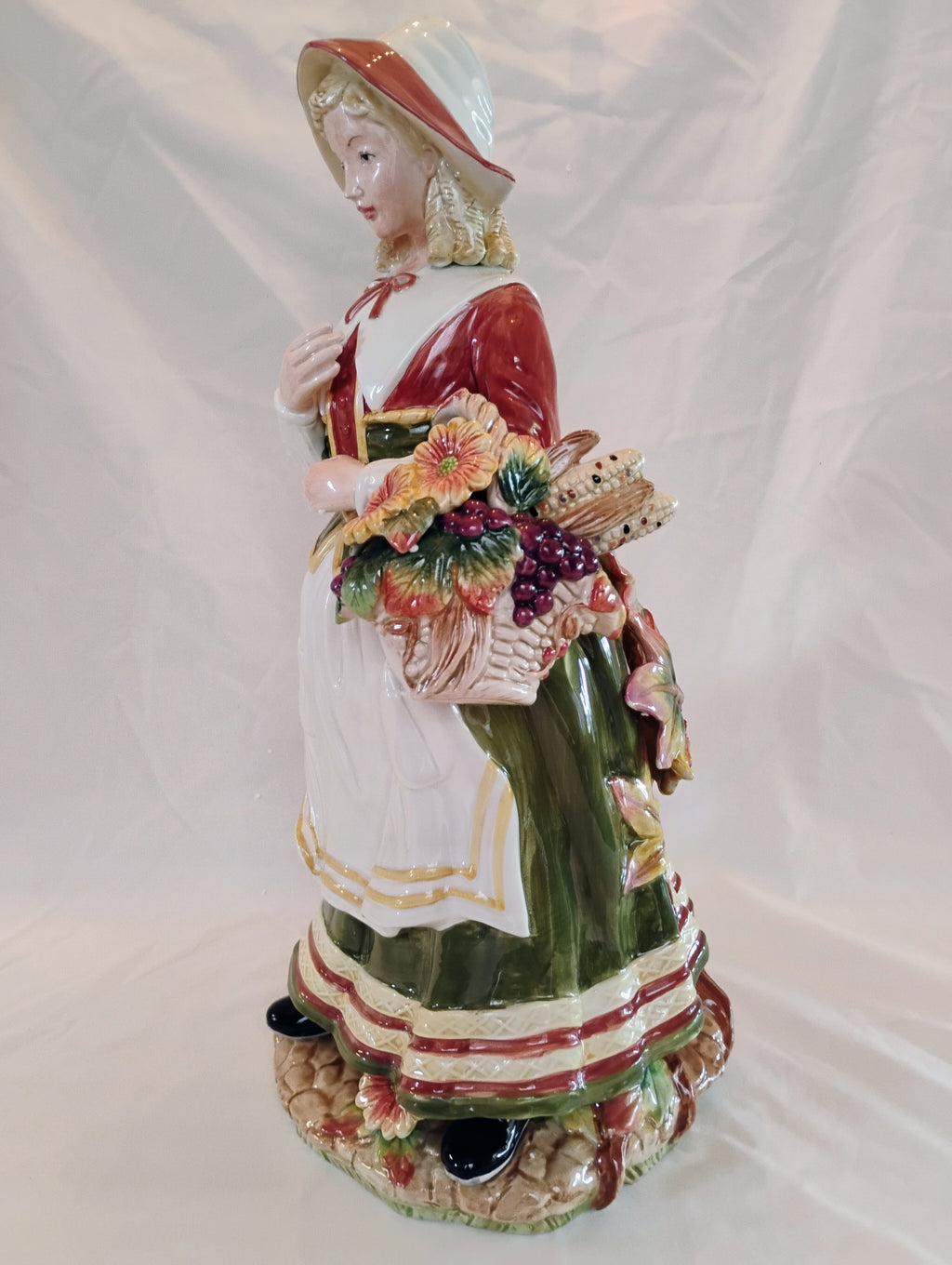 Fitz and Floyd Classics Harvest Heritage Pilgrim Woman Figurine — Original Box