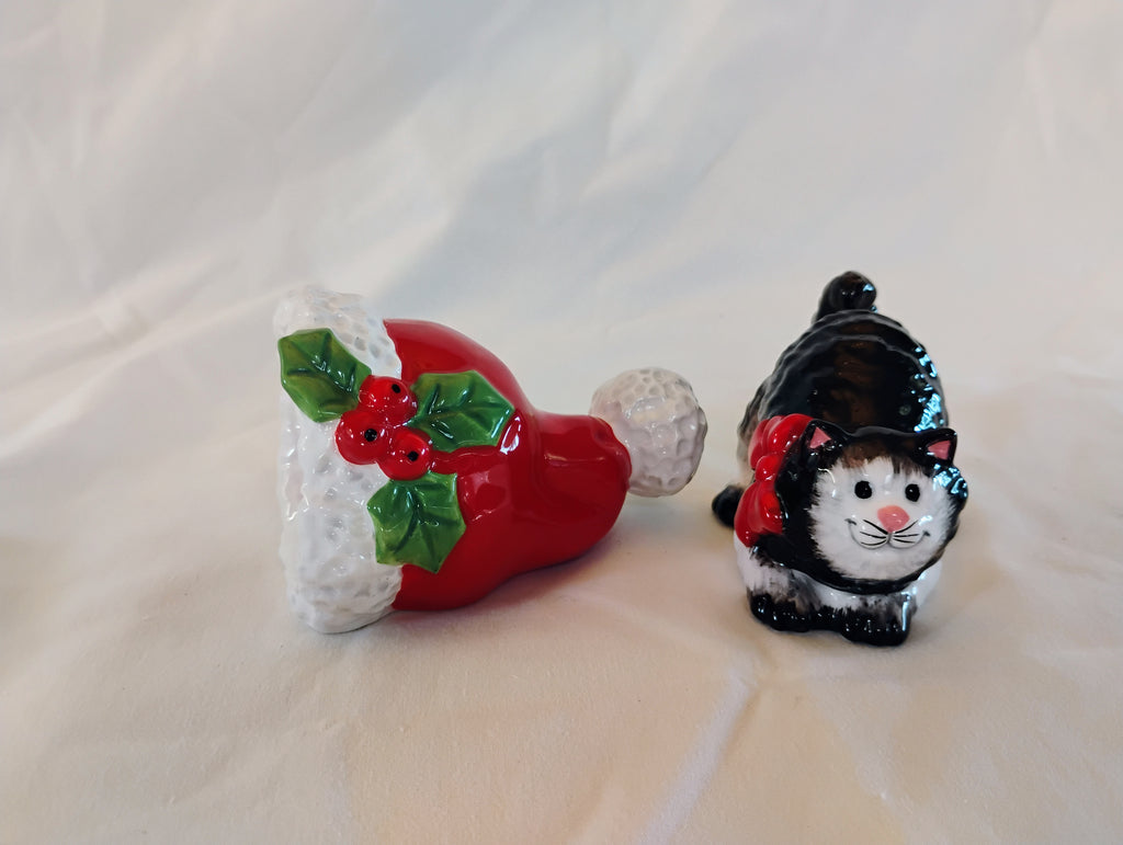 Fitz and Floyd Christmas Cat & Santa Hat Salt and Pepper Shakers — Original Box