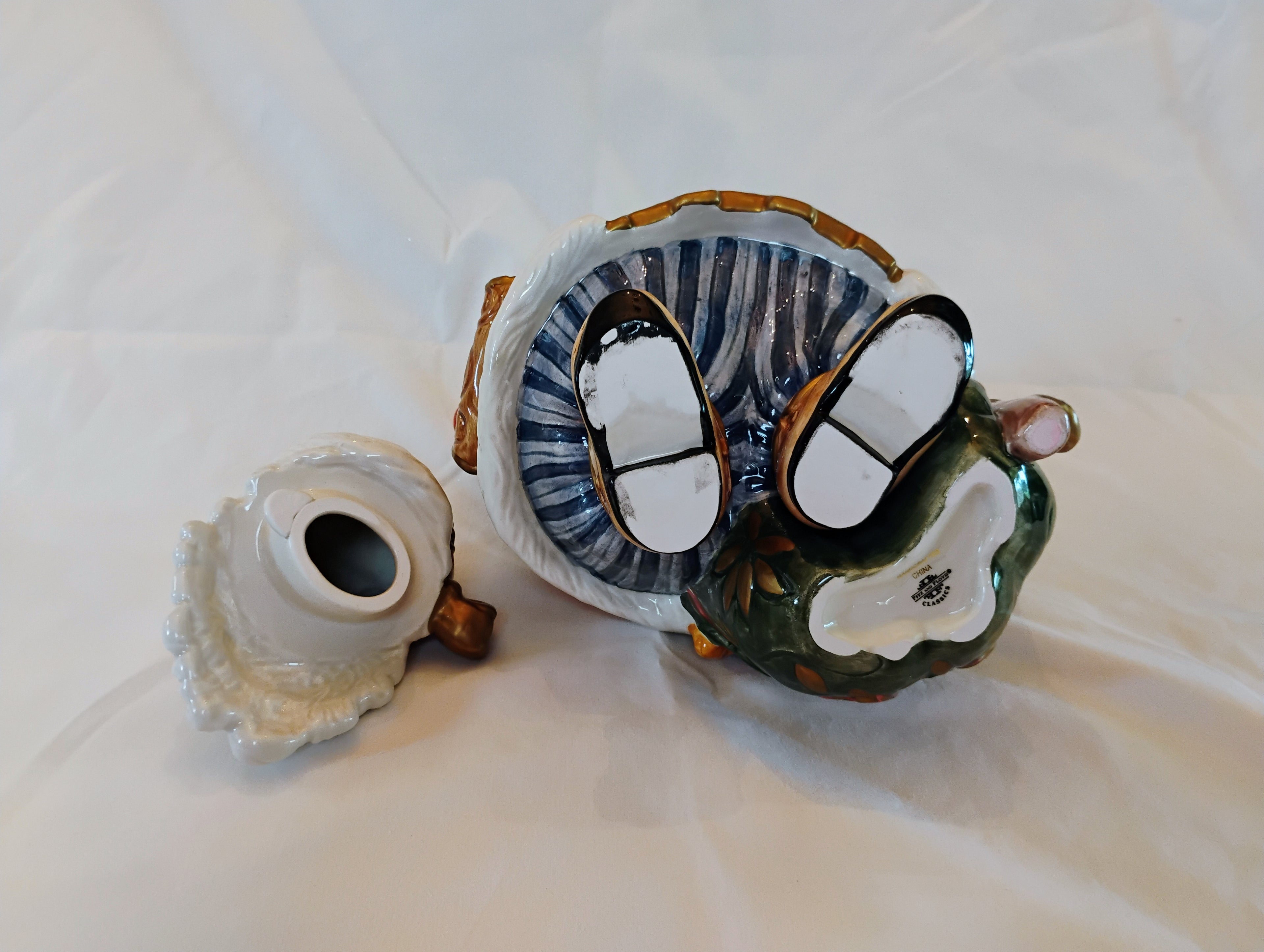 Fitz and Floyd Classics Old World Santa Teapot