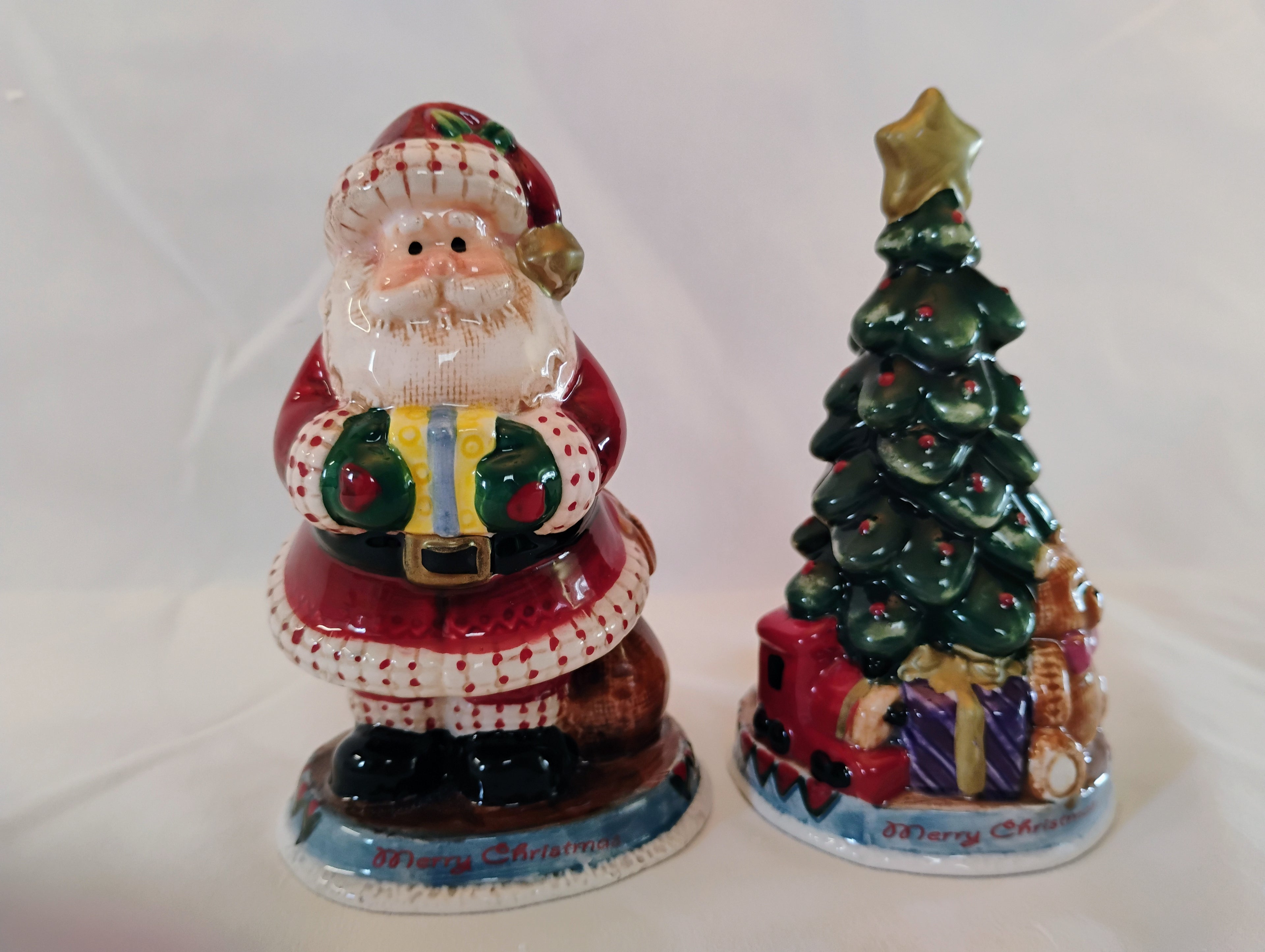 Fitz and Floyd Merry Christmas Santa & Christmas Tree Salt and Pepper Shakers