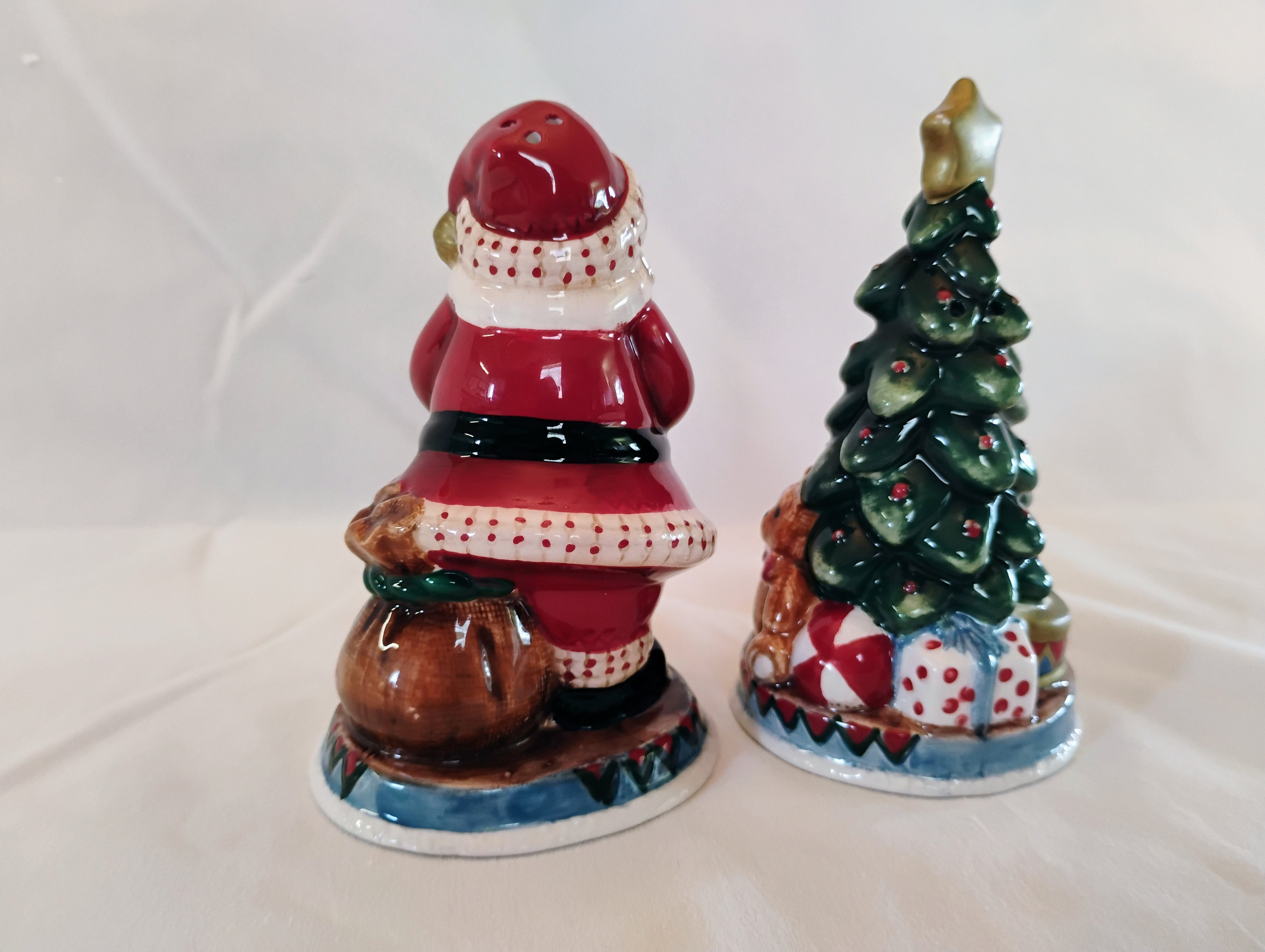 Fitz and Floyd Merry Christmas Santa & Christmas Tree Salt and Pepper Shakers