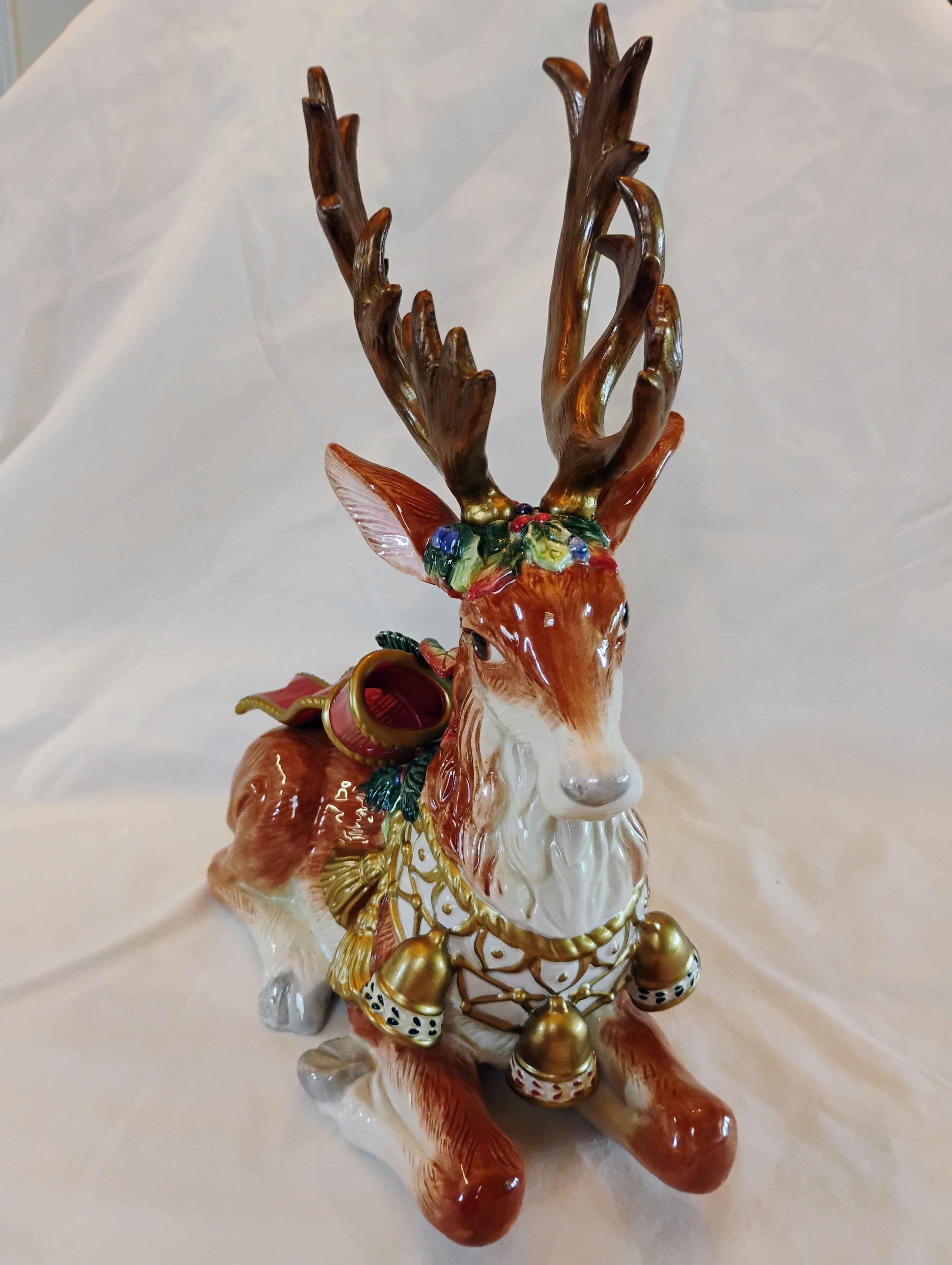 Fitz and Floyd Classics Christmas Reclining Reindeer Figurine — Original Box