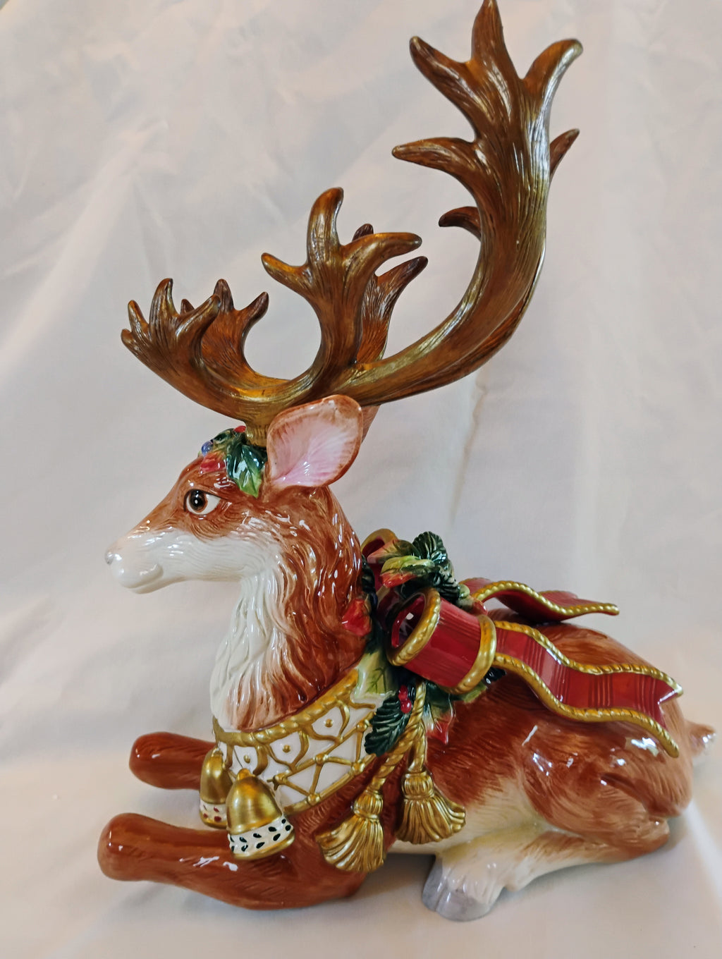Fitz and Floyd Classics Christmas Reclining Reindeer Figurine — Original Box