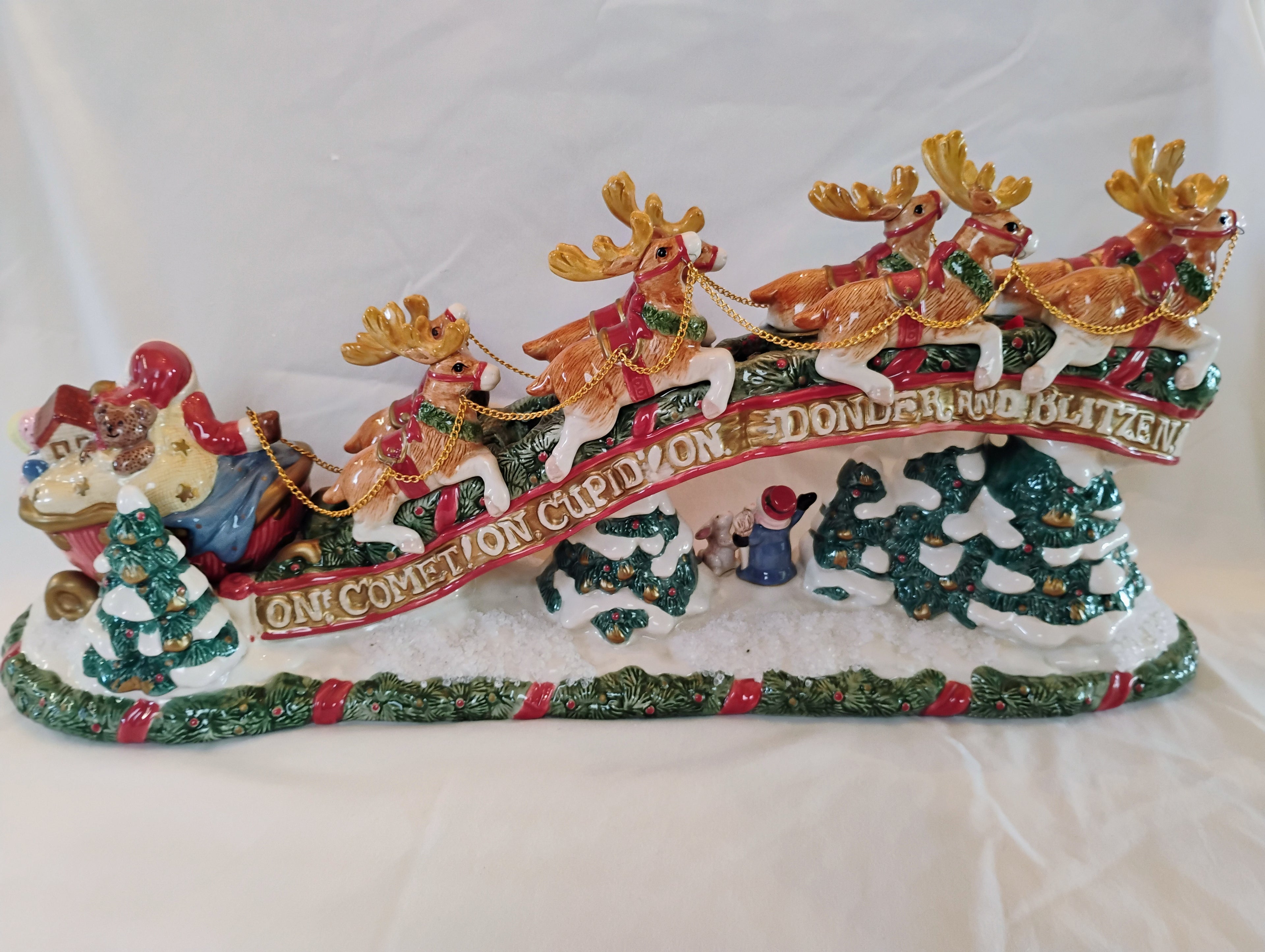 Fitz and Floyd Classics Santa's Sleigh with Eight Flying Reindeer Centerpiece — Original Box