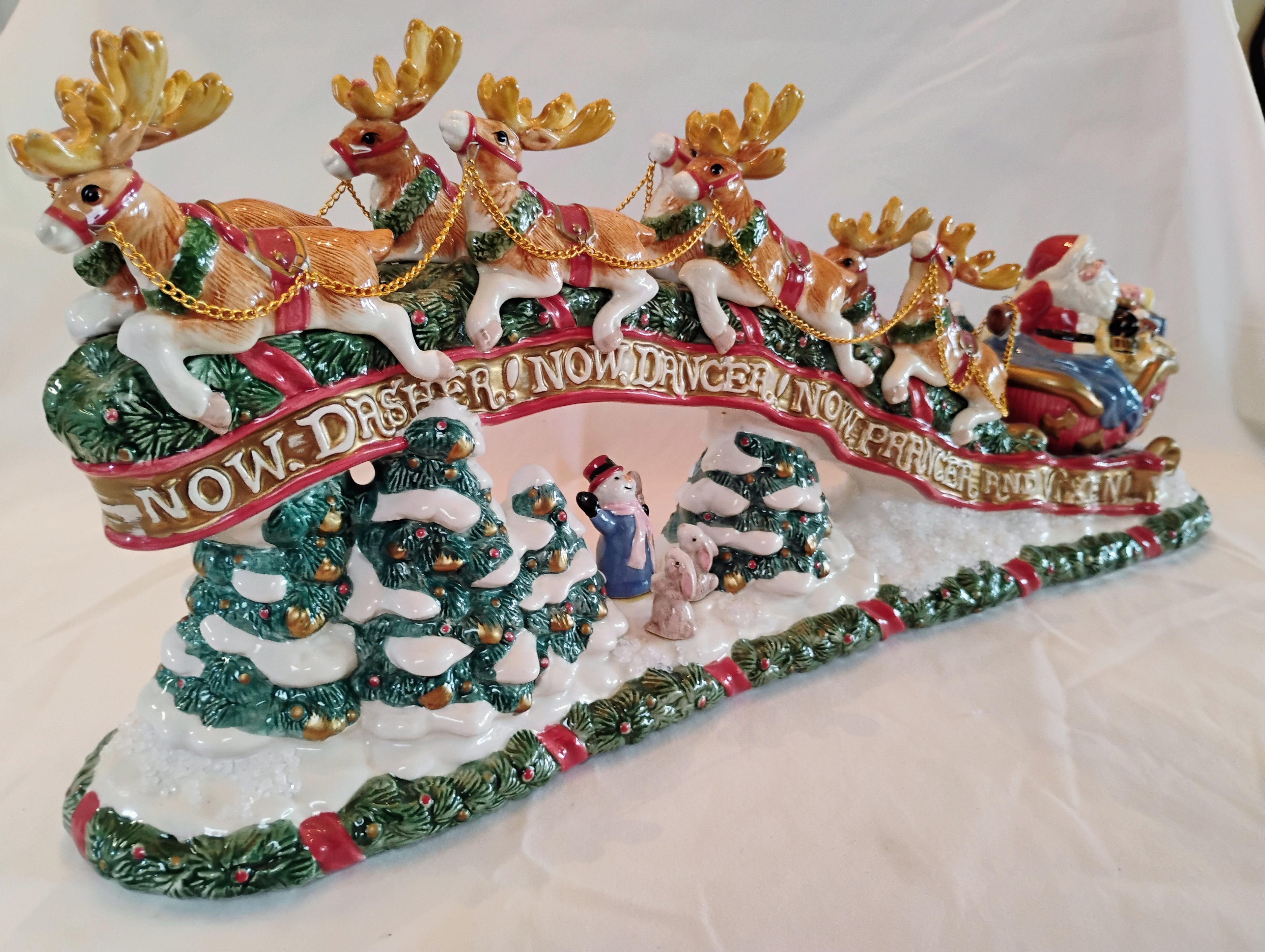Fitz and Floyd Classics Santa's Sleigh with Eight Flying Reindeer Centerpiece — Original Box