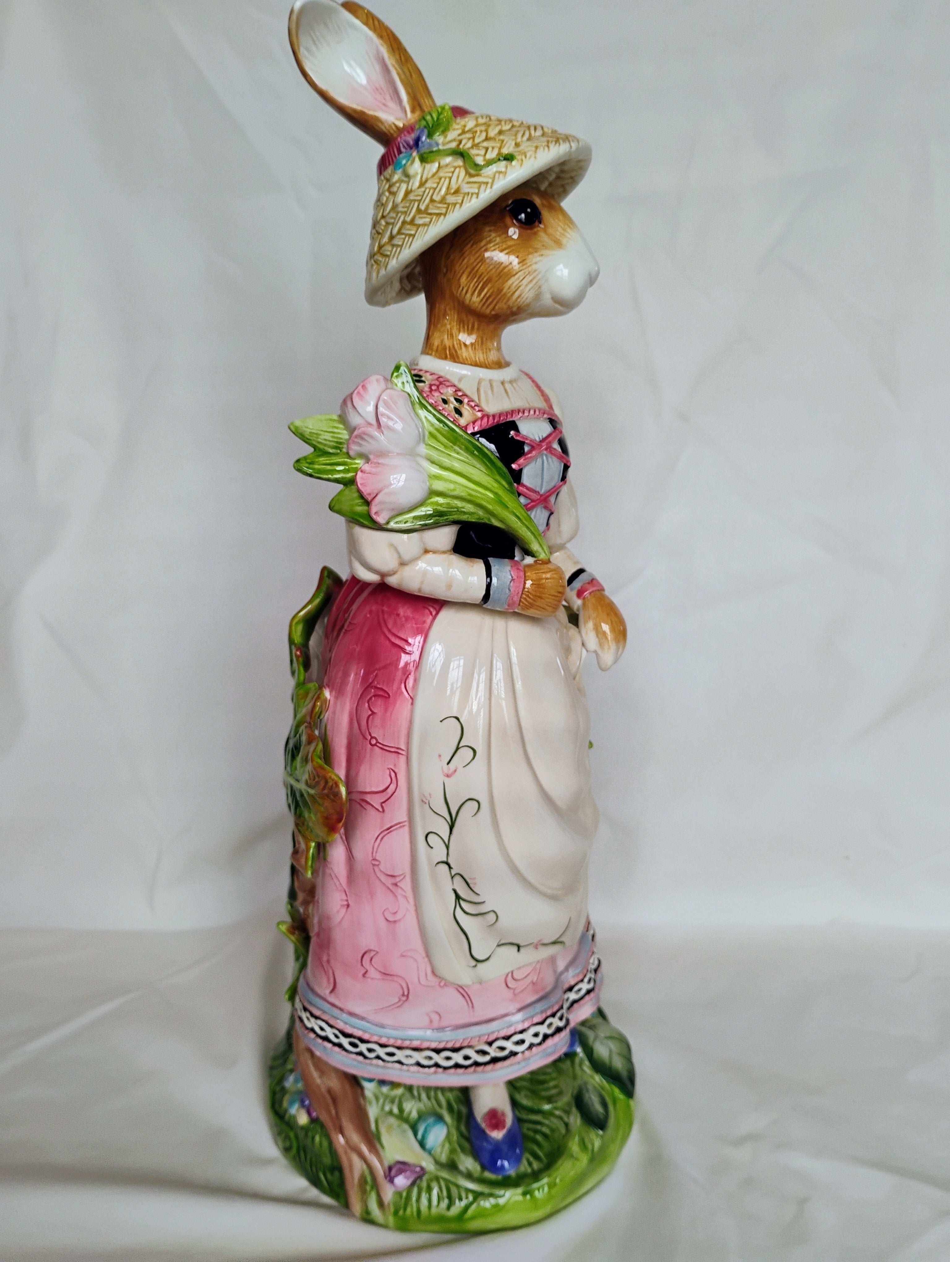 Fitz and Floyd Classics Old World Rabbits Lady Rabbit Figurine