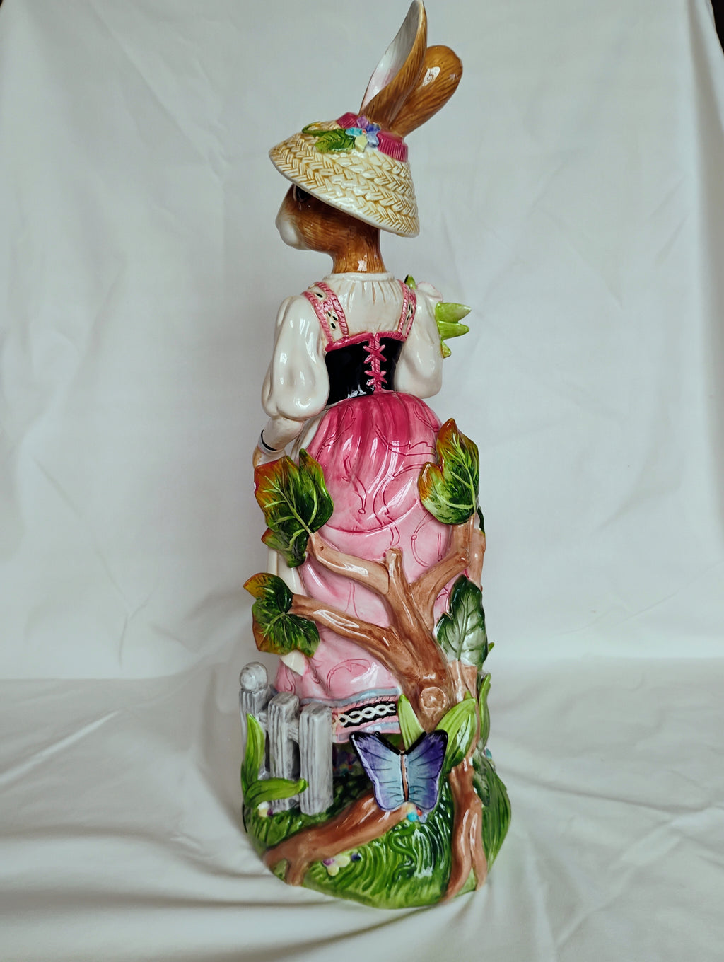 Fitz and Floyd Classics Old World Rabbits Lady Rabbit Figurine